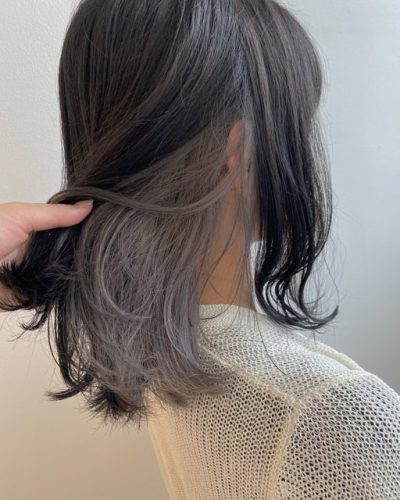 ダークグレージュ×インナーグレー