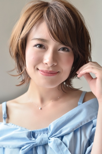 小顔外ハネショートボブ